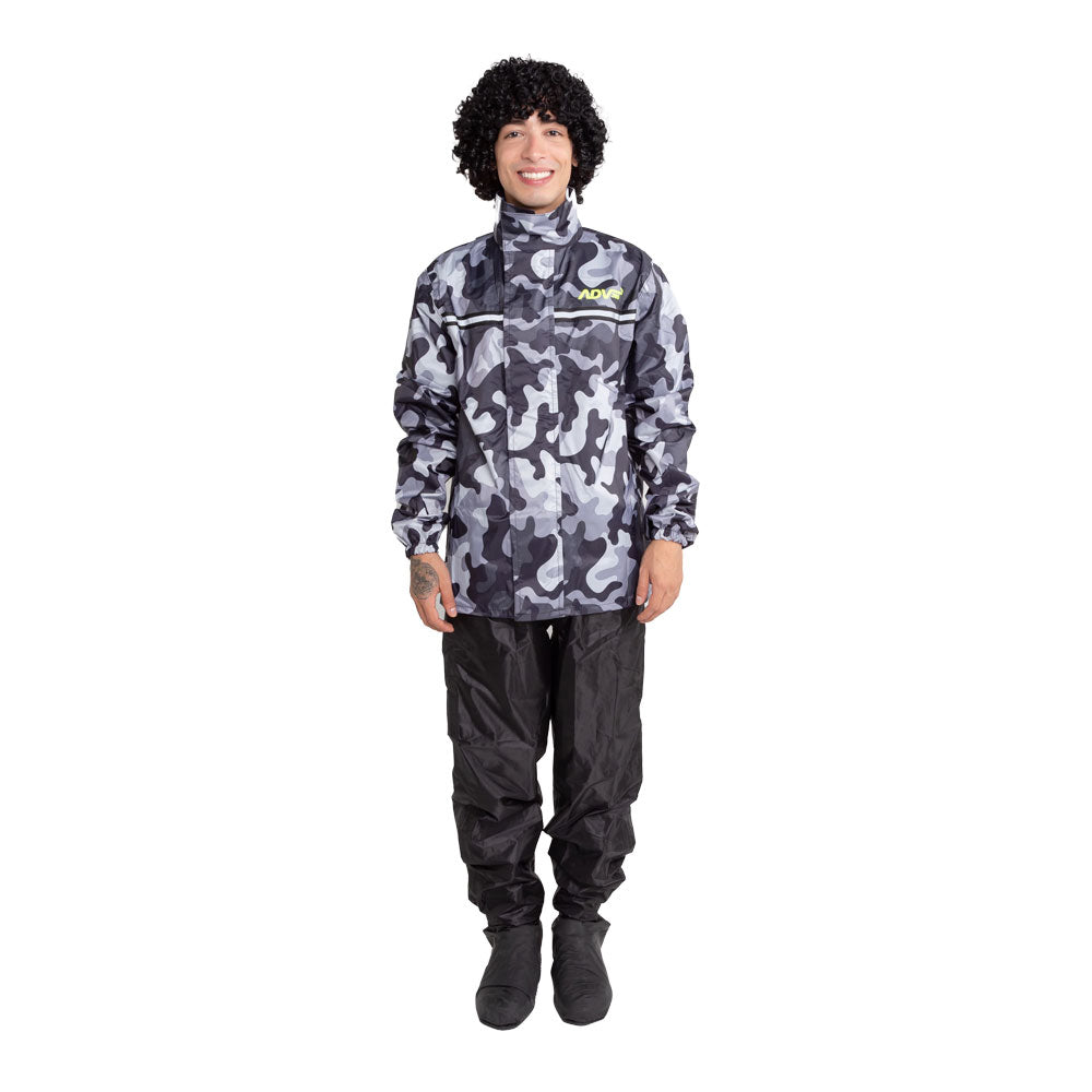 Impermeable Adventure camuflado para moto, vista frontal completa
