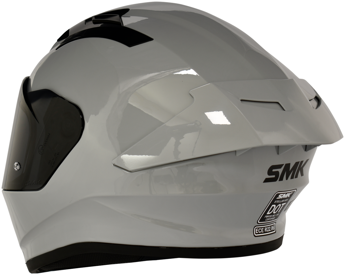 Casco SMK Stellar Gris, vista posterior en ángulo